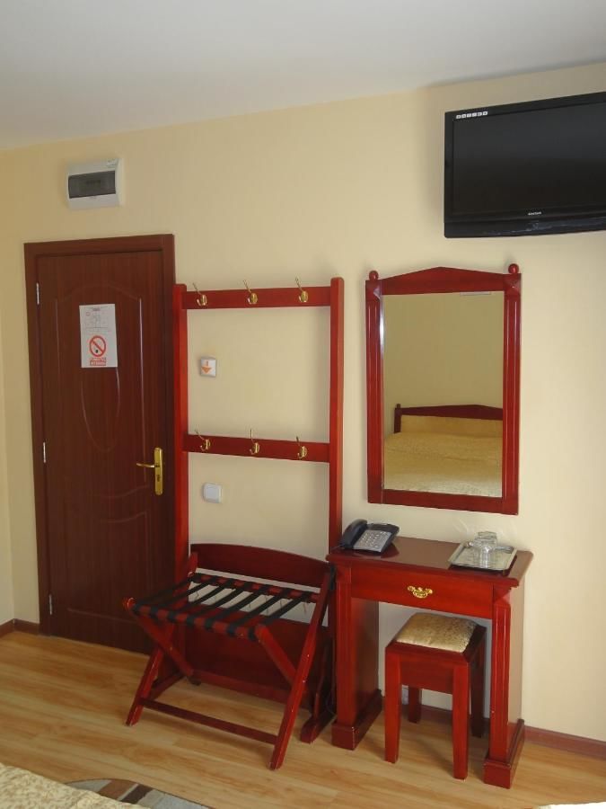 Отель Hotel Cantemir Бухарест-15