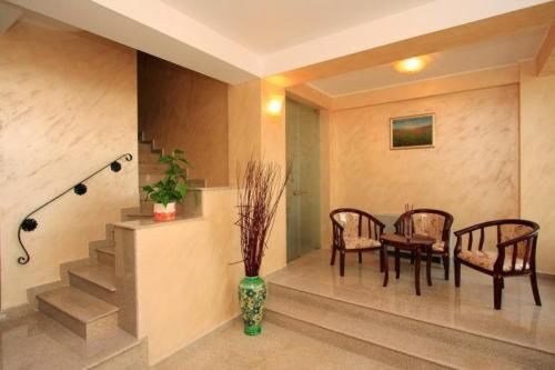 Отель Hotel Cantemir Бухарест-24