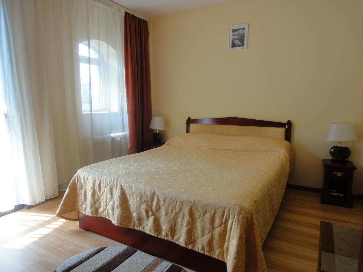 Отель Hotel Cantemir Бухарест-10