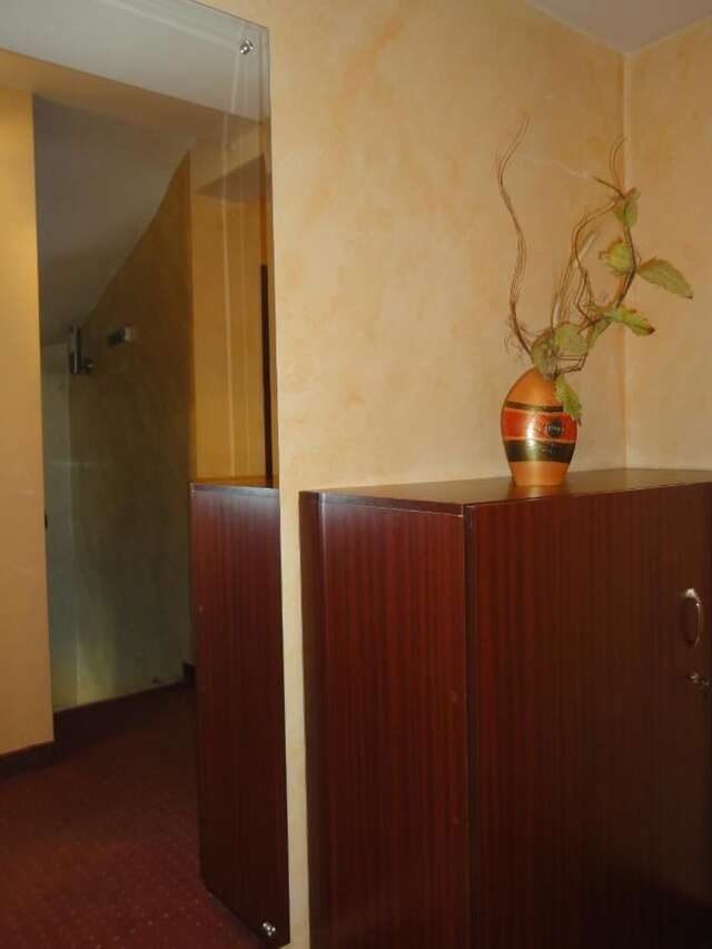 Отель Hotel Cantemir Бухарест-28
