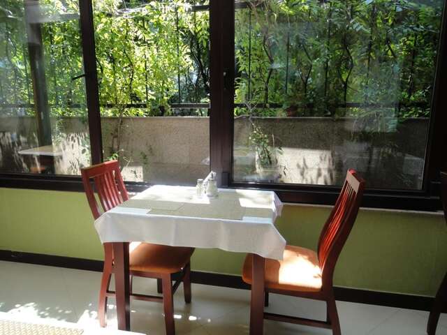 Отель Hotel Cantemir Бухарест-6